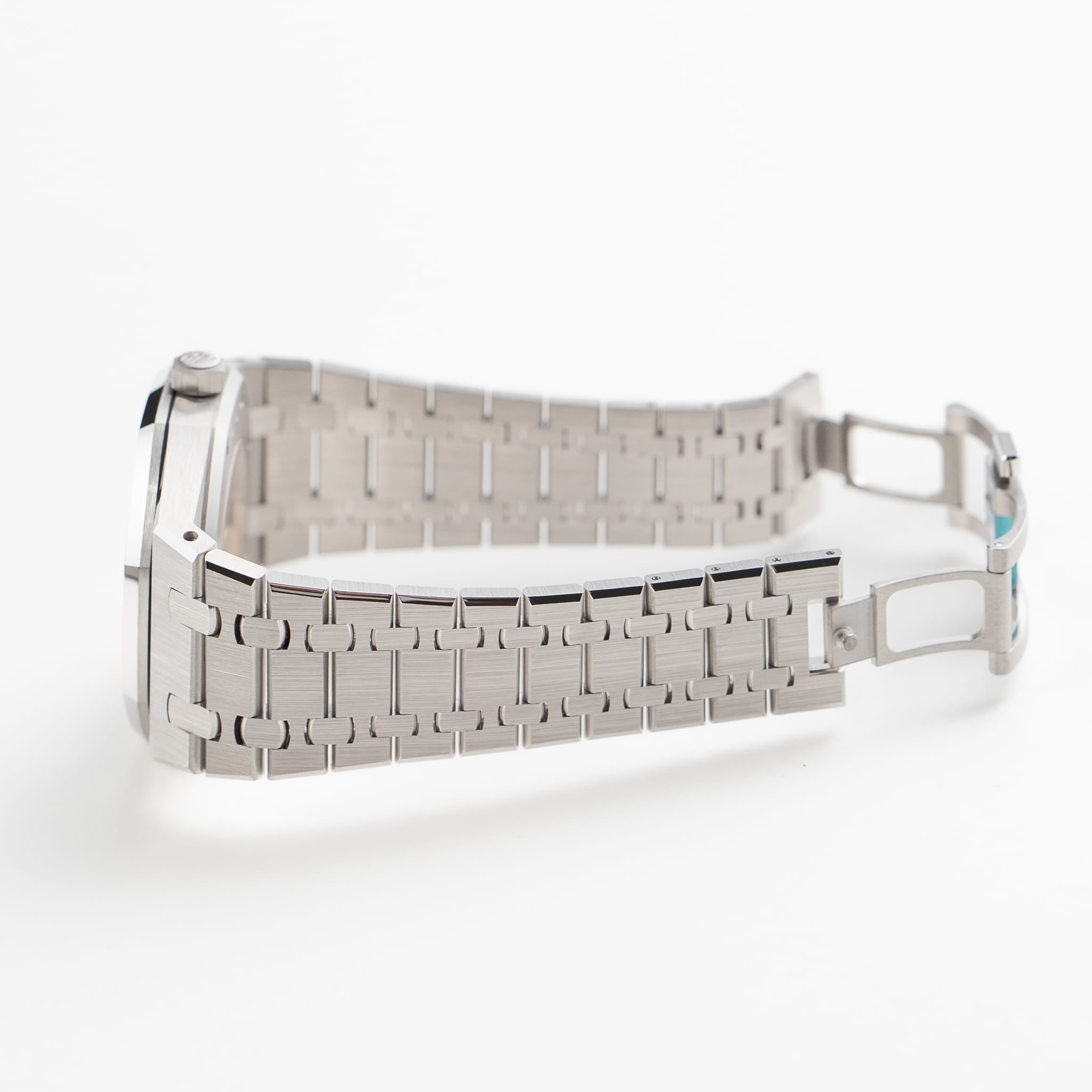 Lorin x A Royal Oak White Gold Rainbow Sapphires